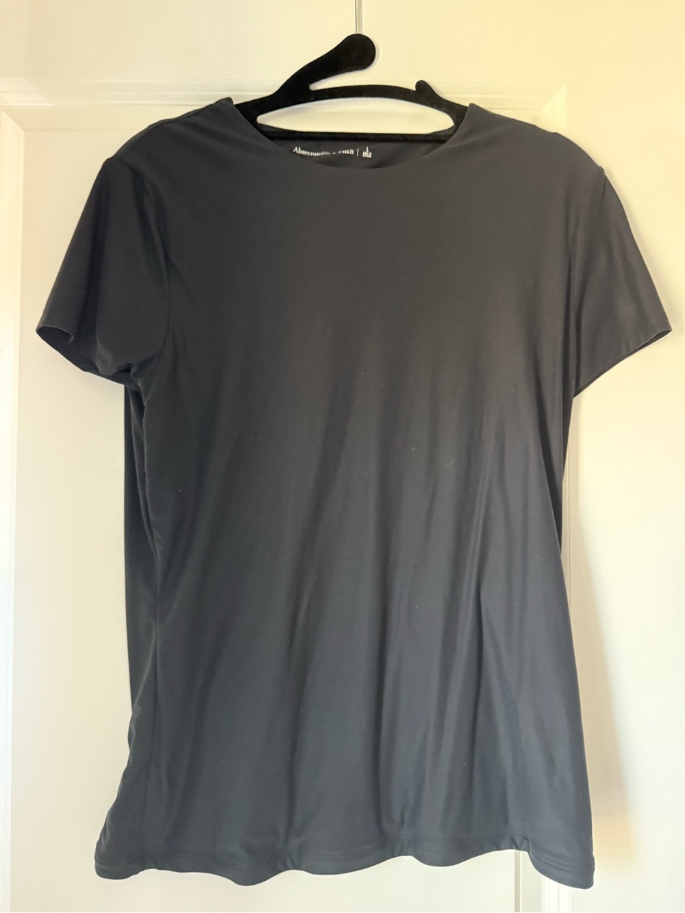 Abercrombie & Fitch Women’s Soft Matte Seamless Tuckable Baby Tee